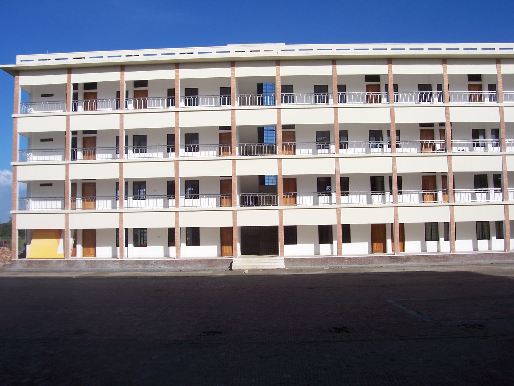 Boys Building
